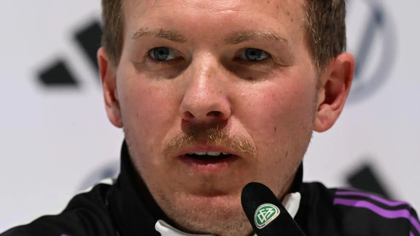 Julian Nagelsmann bei der Verkündung des DFB-Kaders. (Archivbild) (Foto: Federico Gambarini/dpa)