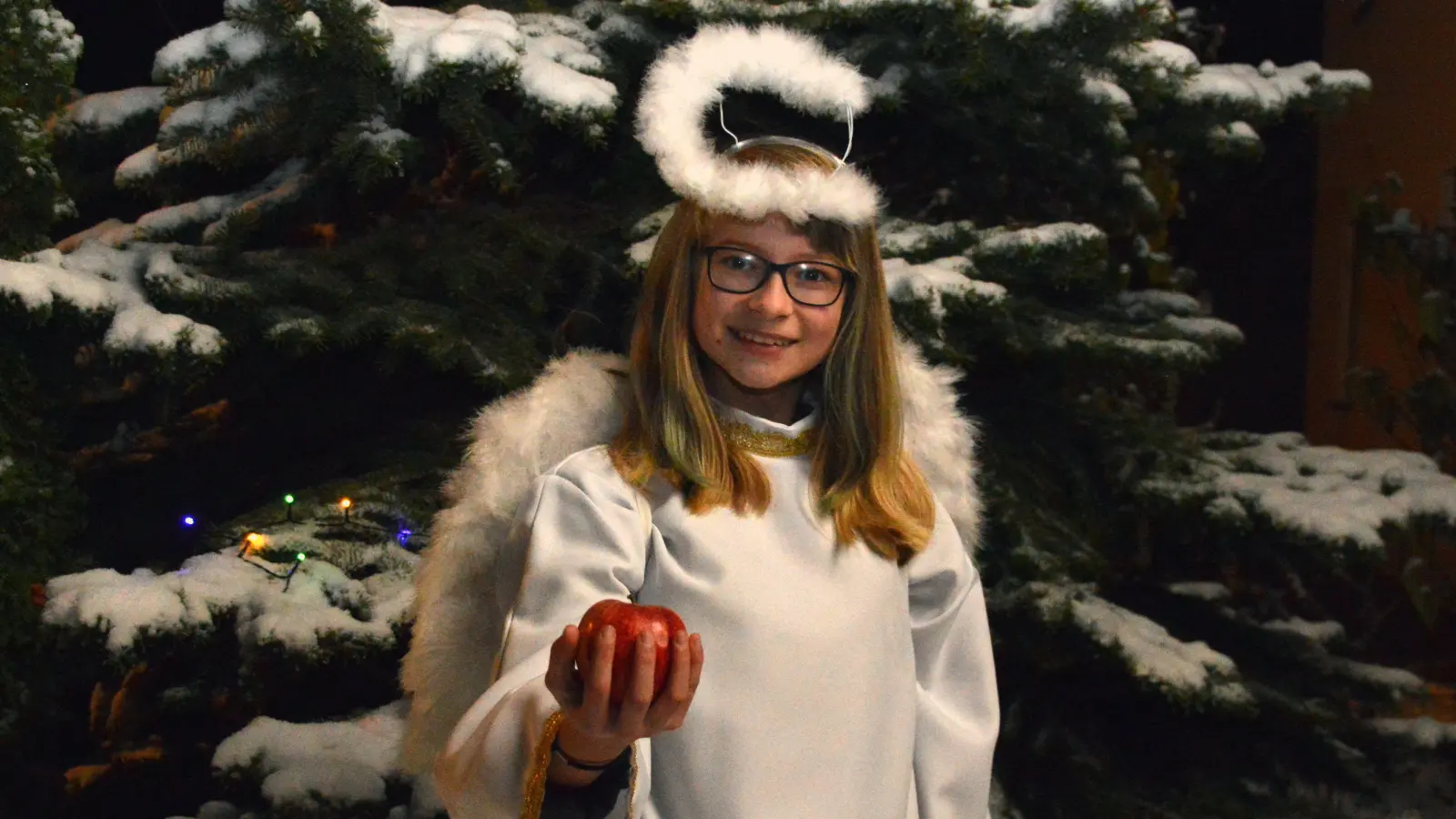 Ronja Dreßlein wird in der Vorweihnachtszeit bei etlichen Terminen Kinderherzen höherschlagen lassen. (Foto: Johannes Zimmermann)