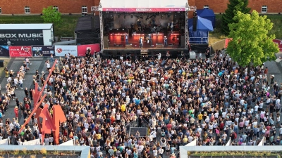 Beim Konzert von BossHoss am Samstagabend hatten die vielen Besucherinnen und Besucher sichtlich Spaß. Sie feierten die Country-Cross-Over-Band voller Begeisterung. (Foto: Michael Kirschner-Rang)