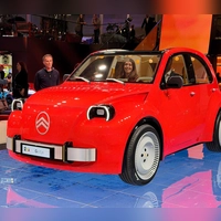 Dürfte den meisten in Paris die Show stehlen: Citroën hat auf dem Pariser Autosalon eine neue Ente vorgestellt. (Foto: Thomas Geiger/dpa-tmn)