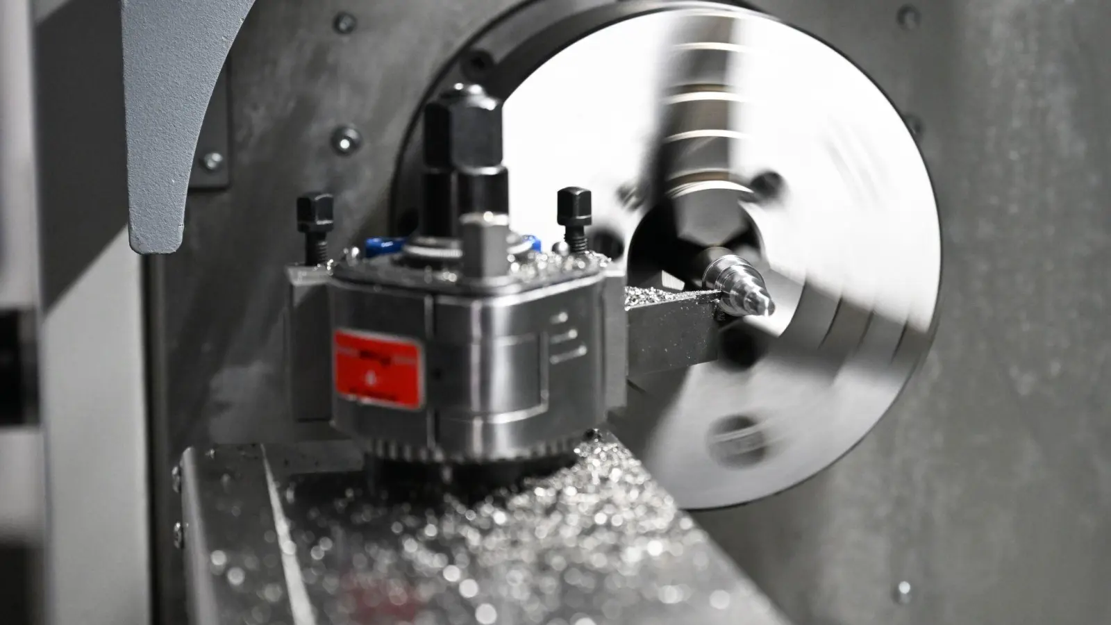 Der Mai hat Deutschlands Maschinenbauern bei den Aufträgen Zuwächse auf niedrigem Niveau gebracht (Symbolbild) (Foto: Bernd Weißbrod/dpa)