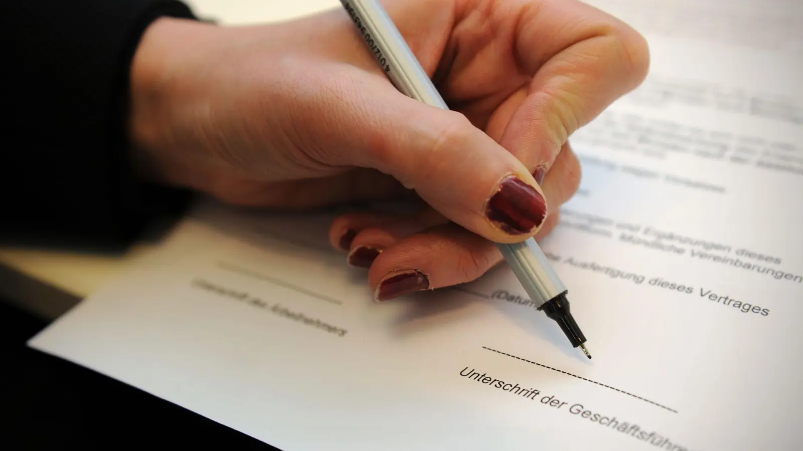 Scheinselbstständigkeit kann schwerwiegende rechtliche und finanzielle Folgen für Auftraggeber wie Auftragnehmende haben. (Foto: picture alliance / dpa)