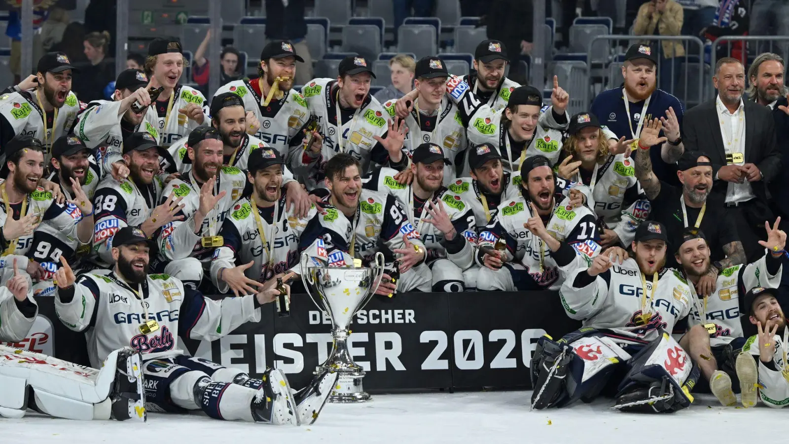 Meister Eisbären Berlin kann mit einem erneuten Triumph DEL-Geschichte schreiben. (Archvibild) (Foto: Florian Wiegand/dpa)