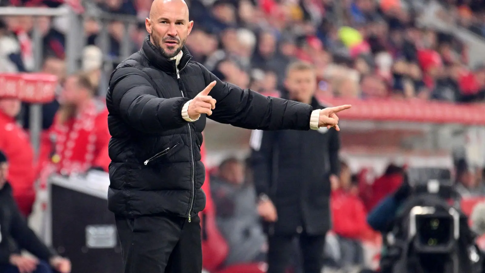 Ilzer und Hoffenheim wollen Augsburg-Coach Sandro Wagner den Geburtstag vermiesen.  (Foto: Torsten Silz/dpa)