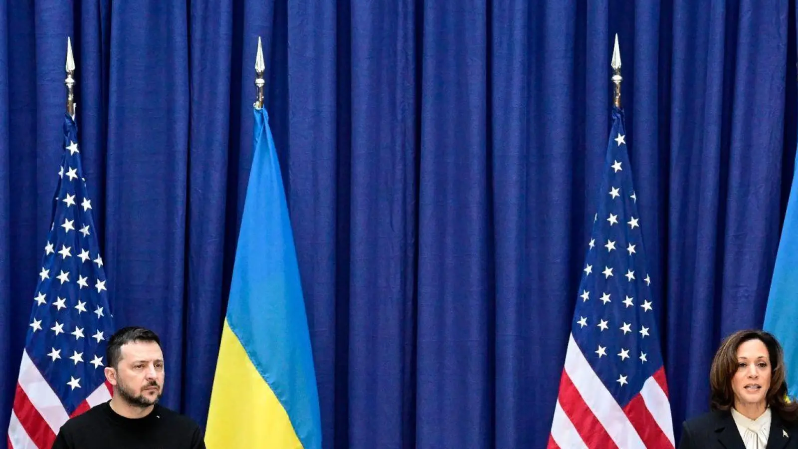 Wolodymyr Selenskyj, Präsident der Ukraine, nimmt an einer Pressekonferenz mit Kamala Harris teil. (Foto: Tobias Schwarz/POOL AFP/AP)