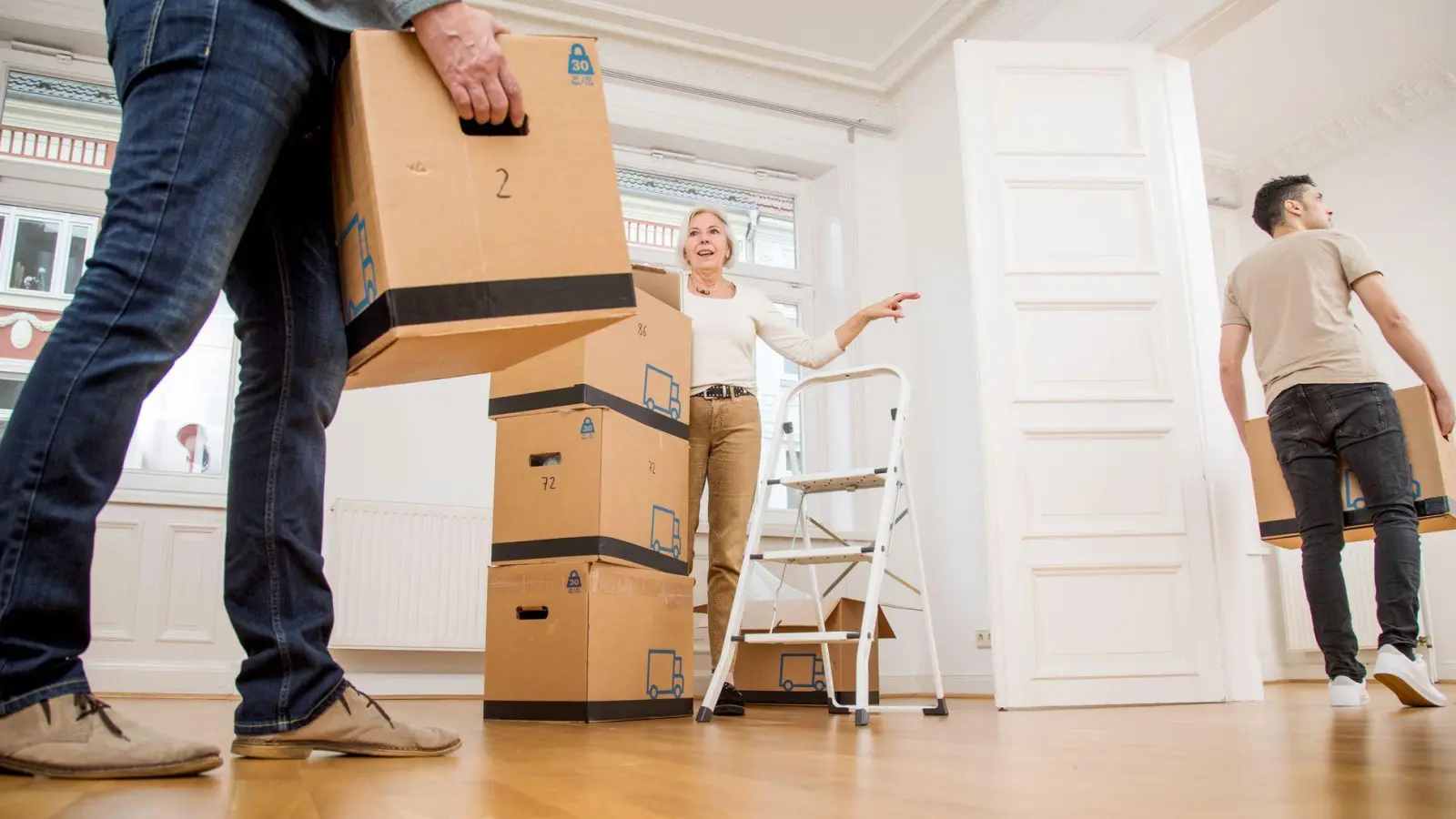 Umzug rechtzeitig melden - auch der Renten Service sollte die neue Adresse wissen. (Foto: Christin Klose/dpa-tmn)