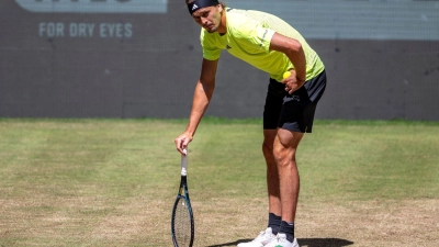 Alexander Zverev hatte zu Beginn mit gesundheitlichen Problemen zu kämpfen. (Foto: David Inderlied/dpa)