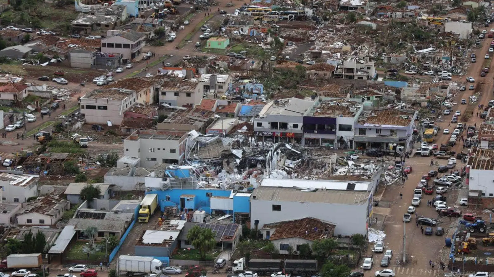 Drohnenaufnahmen zeigten ganze Stadtteile in Trümmern. (Handout) (Foto: Jonathan Campos/Parana Government/AP/dpa)