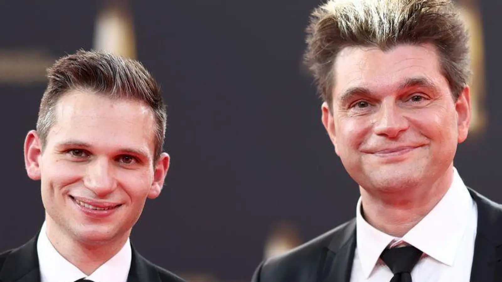 Fabian Köster und Lutz van der Horst sind für „heute-show“-Fans auch während der Sommerpause aktiv. (Archivbild) (Foto: Rolf Vennenbernd/dpa)