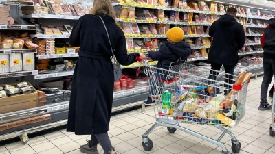 Eine höhere Mehrwertsteuer macht für russische Verbraucher den Einkauf teurer. (Archivbild) (Foto: dpa)