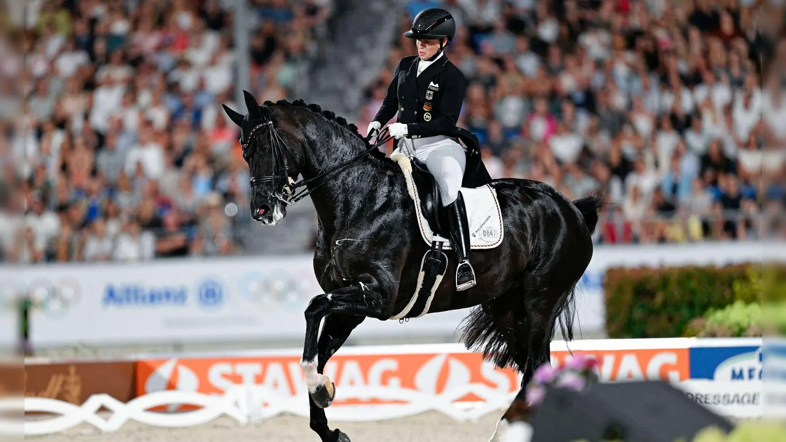 Isabell Werth verteidigt den Pferdesport gegen Kritiker. (Archivbild) (Foto: Uwe Anspach/dpa)