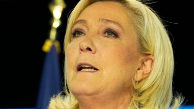 Die rechtsextreme Partei Rassemblement National (RN) um Marine Le Pen nimmt Abstand von der AfD. (Foto: Michel Euler/AP/dpa)