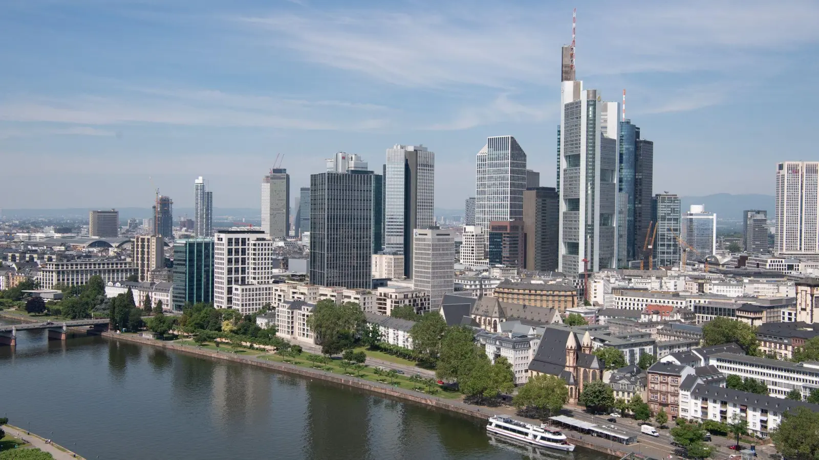 Die Bankenskyline von Frankfurt am Main. (Foto: Boris Roessler/dpa)