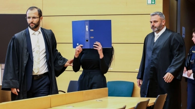 Die Angeklagte sitzt seit Herbst in Untersuchungshaft. (Archivbild) (Foto: Daniel Löb/dpa)