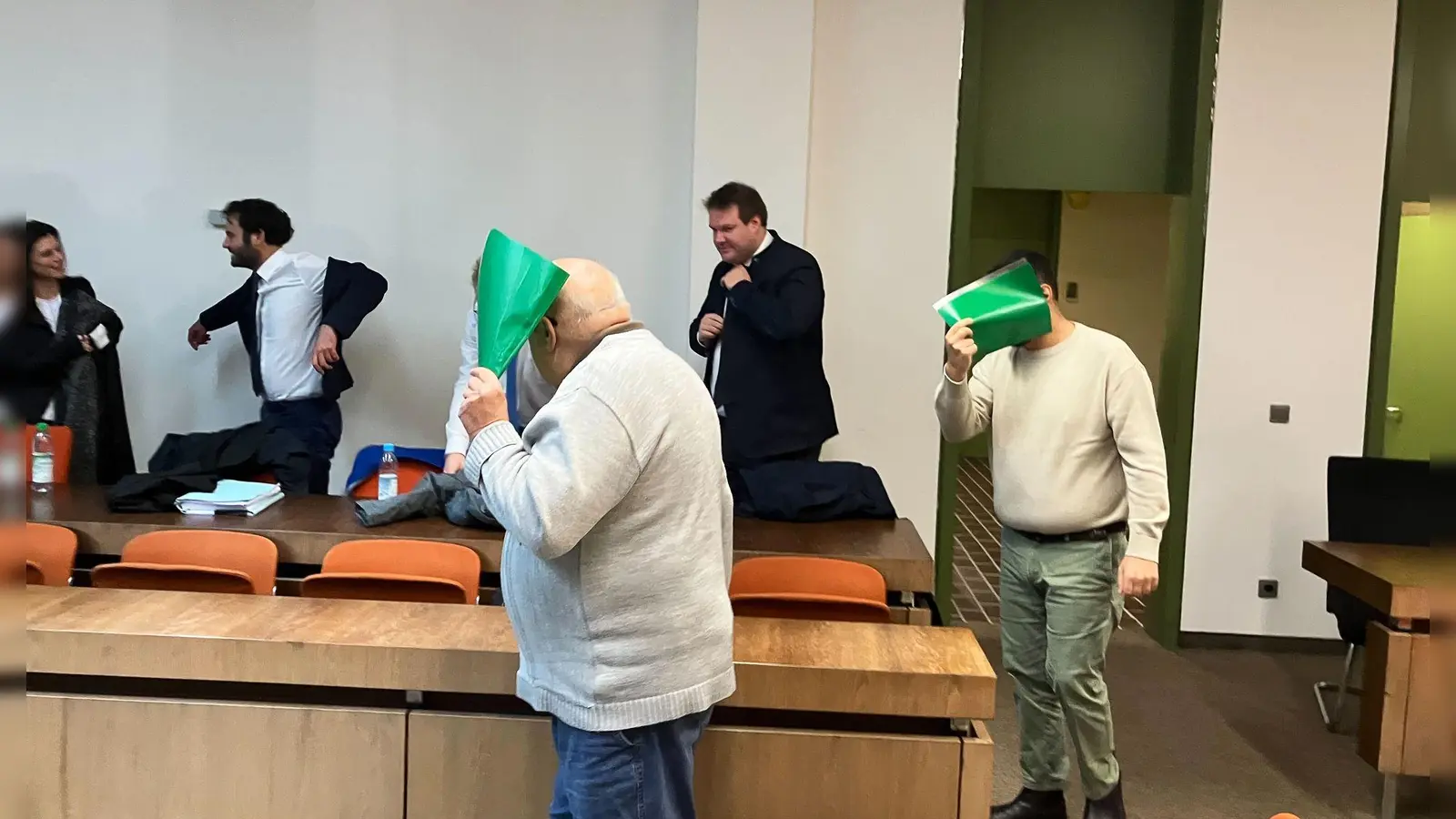 Vater und Sohn waren wegen gefälschter Kunstwerke angeklagt - nun fiel das Urteil (Archivbild). (Foto: Britta Schultejans/dpa)