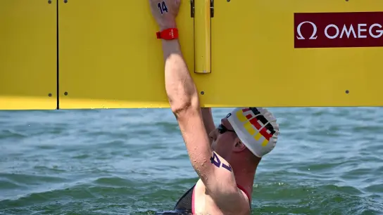 Will auch über die fünf Kilometer um eine Medaille schwimmen: Florian Wellbrock. (Foto: Uncredited/AP/dpa)