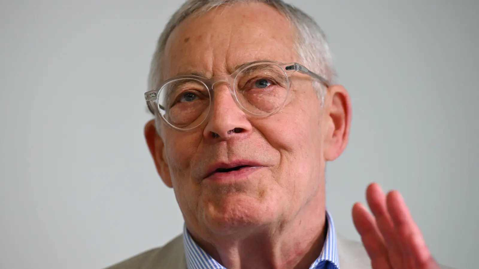 Der Krieg sei zurück in Europa, sagt Schlögel, „das kann man nicht negieren“.  (Foto: Arne Dedert/dpa)