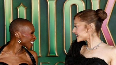 Cynthia Erivo und Ariana Grande spielen die Hauptrollen in „Wicked“ (Archivbild). (Foto: Millie Turner/Invision/AP/dpa)