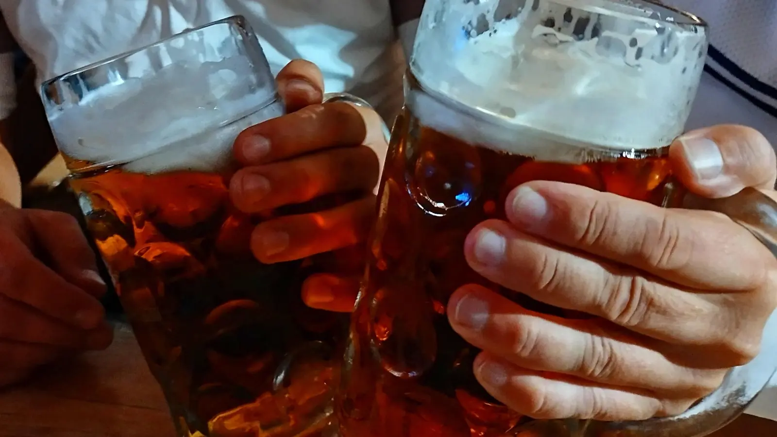 Ein Prosit der Gemütlichkeit auf die beliebte Kirchweih! (Foto: Christian Treffer)