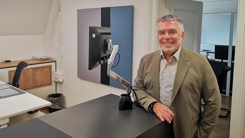 Hat trotz der Terminfülle in den ersten Wochen gut hineingefunden in die neue Aufgabe: der Schillingsfürster Bürgermeister Markus Dinzl. (Foto: Jürgen Binder)