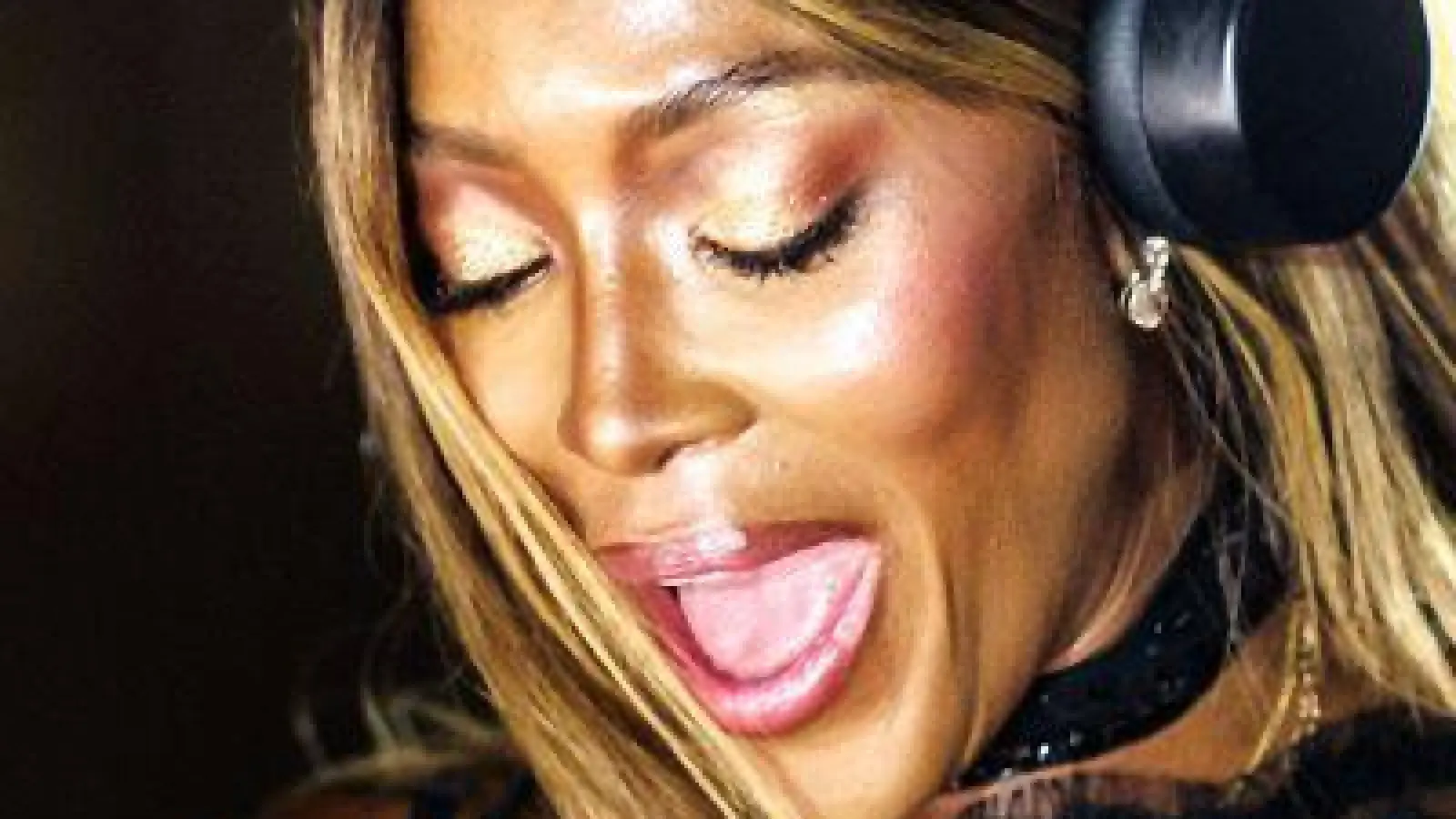 Naomi Campbell gab in München ihr Debüt am DJ-Pult. (Foto: Matthias Balk/dpa)