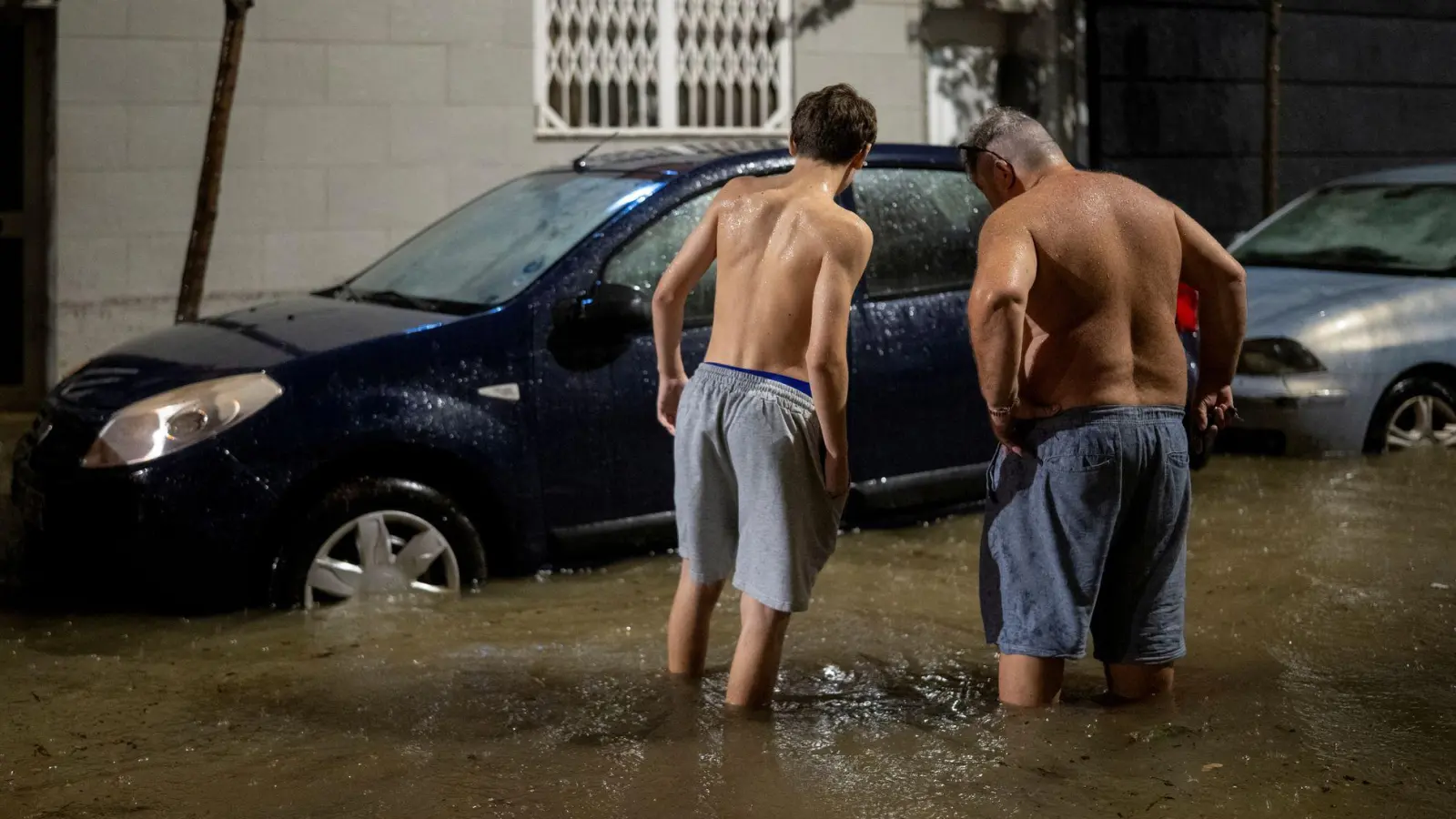 An der katalanischen Küste gibt es Überflutungen.  (Foto: Lorena Sopêna/EUROPA PRESS/dpa)