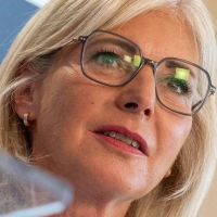 Ulrike Scharf (CSU) findet: Der Start in den Rechtsanspruch auf einen Ganztagsplatz für Schulkinder ist gelungen. (Archivbild) (Foto: Peter Kneffel/dpa)