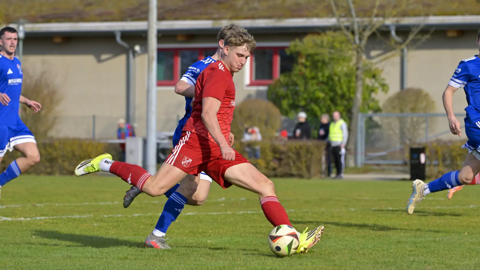 Wie hier gegen Mögeldorf und in Erlangen-Bruck will der TSC um Kapitän Simon Zenker auch gegen Unterreichenbach punkten. (Foto: Martin Rügner)