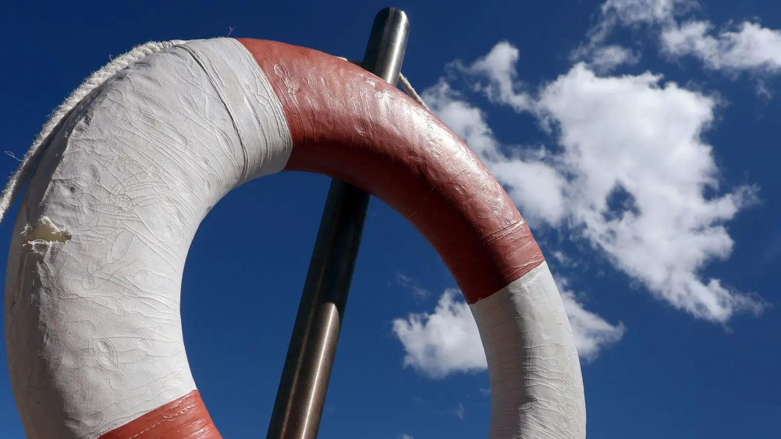 Laut DLRG nahm die Zahl der Badetoten im Jahr 2025 im Vorjahresvergleich ab. (Symbolbild) (Foto: Karl-Josef Hildenbrand/dpa)