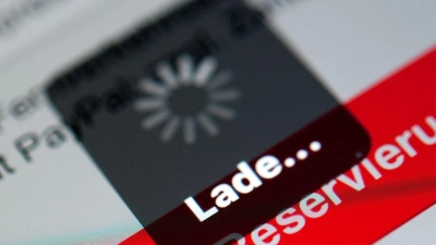 Die Bahn kämpfte erneut mit einer IT-Störung. (Symbolbild) (Foto: Sebastian Gollnow/dpa)