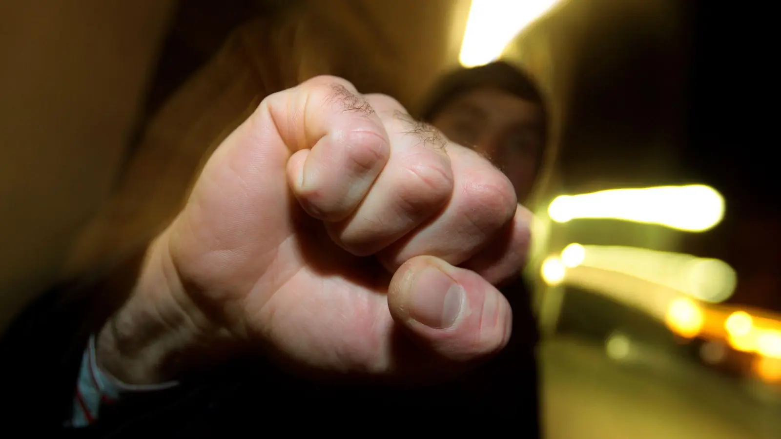 Opfer von Gewalttaten können unter bestimmten Voraussetzungen staatliche Entschädigung für Folgeschäden erhalten. Allerdings nicht, wenn dies als unbillig gilt. (Foto: Karl-Josef Hildenbrand/dpa/dpa-tmn)