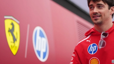 Er bekommt einen neuen Vertrag bei Ferrari. (Archivbild) (Foto: Asanka Brendon Ratnayake/AP/dpa)