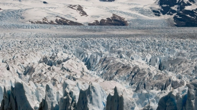 Nach Jahrzehnten relativer Stabilität zieht sich der berühmte Gletscher im Süden von Argentinien immer stärker zurück. (Foto: Romina Cruz/dpa)