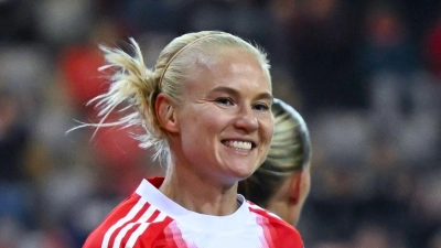 Pernille Harder war beim klaren Sieg des FCB im Derby bei den Nürnbergerinnen doppelt erfolgreich. (Archiv) (Foto: Sven Hoppe/dpa)