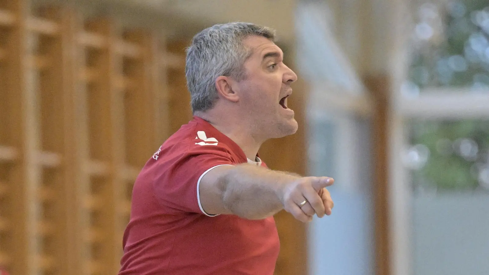 Trainer Edmund Göttfert (hier in einem anderen Spiel) motivierte das Team in der Pause neu, abzuwenden war die Niederlage nicht. (Foto: Martin Rügner)