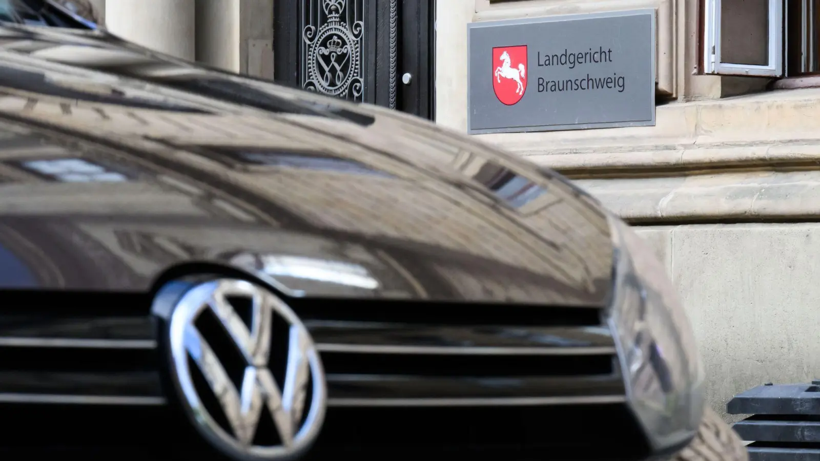 Nach dem Dieselskandal bei Volkswagen gibt es zwar ein weiteres Urteil mit Haftstrafen, ein Ende der Aufarbeitung ist aber nicht in Sicht.   (Foto: Julian Stratenschulte/dpa Pool/dpa)
