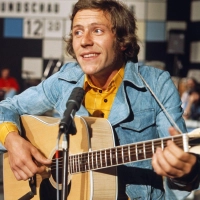 Von 1977 bis 1987 war Thilos selbst gesungene und auf der Gitarre begleitete Version des „Benjamin Blümchen“-Titellieds zu hören. (Archivbild) (Foto: kpa/United Archives/dpa)