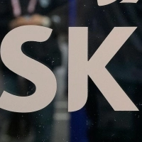 SK Hynix ist nun erstmals das wertvollste Unternehmen Südkoreas. (Archivbild) (Foto: Ahn Young-joon/AP/dpa)