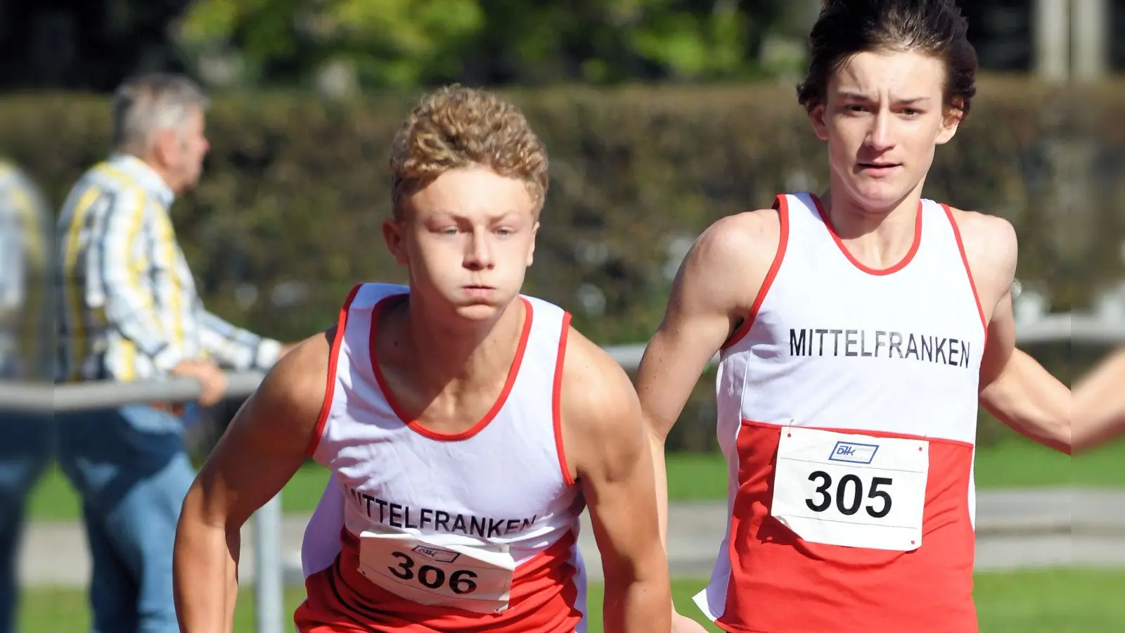 Jakob Sand (links) führte das Team Mittelfranken als Schlussläufer zum Staffelsieg. (Foto: Claus Habermann)