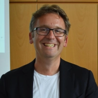 Jugendamtsleiter Christoph Eder berichtete im Jugendhilfeausschuss über die geplante Erhöhung der Elternbeiträge für die Kindertagespflege. (Foto: Ute Niephaus )