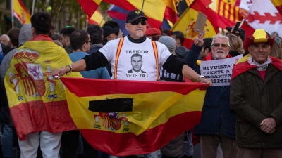 Eine ähnlich große Demo gegen Sánchez hatte es zuletzt im Juni gegeben. (Foto: Fernando Sánchez/EUROPA PRESS/dpa)