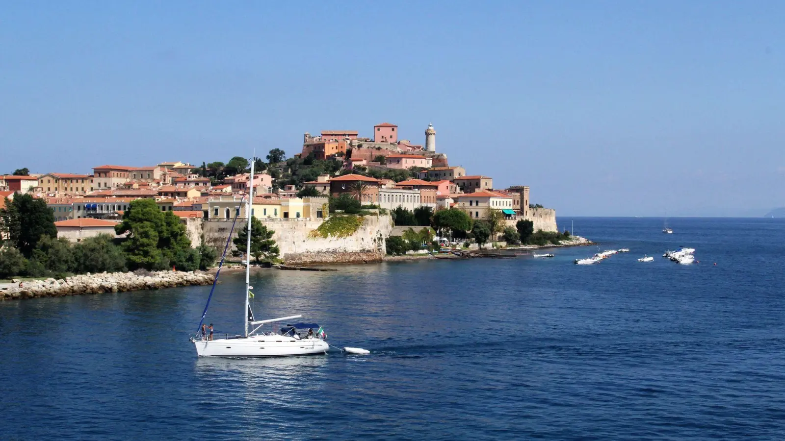 Beim Tauchen vor Elba kommt ein 80 Jahre alter deutscher Urlauber ums Leben. (Archivbild) (Foto: Bernhard Krieger/dpa-tmn)