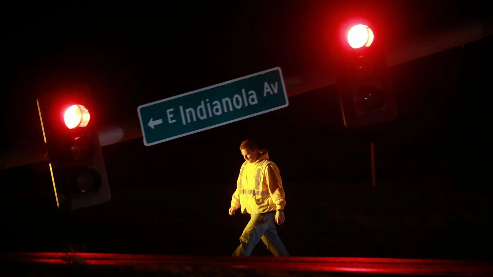 Eine umgestürzte Ampel auf dem Highway 69 in Des Moines, Iowa. (Foto: Bryon Houlgrave/The Des Moines Register/AP/dpa)