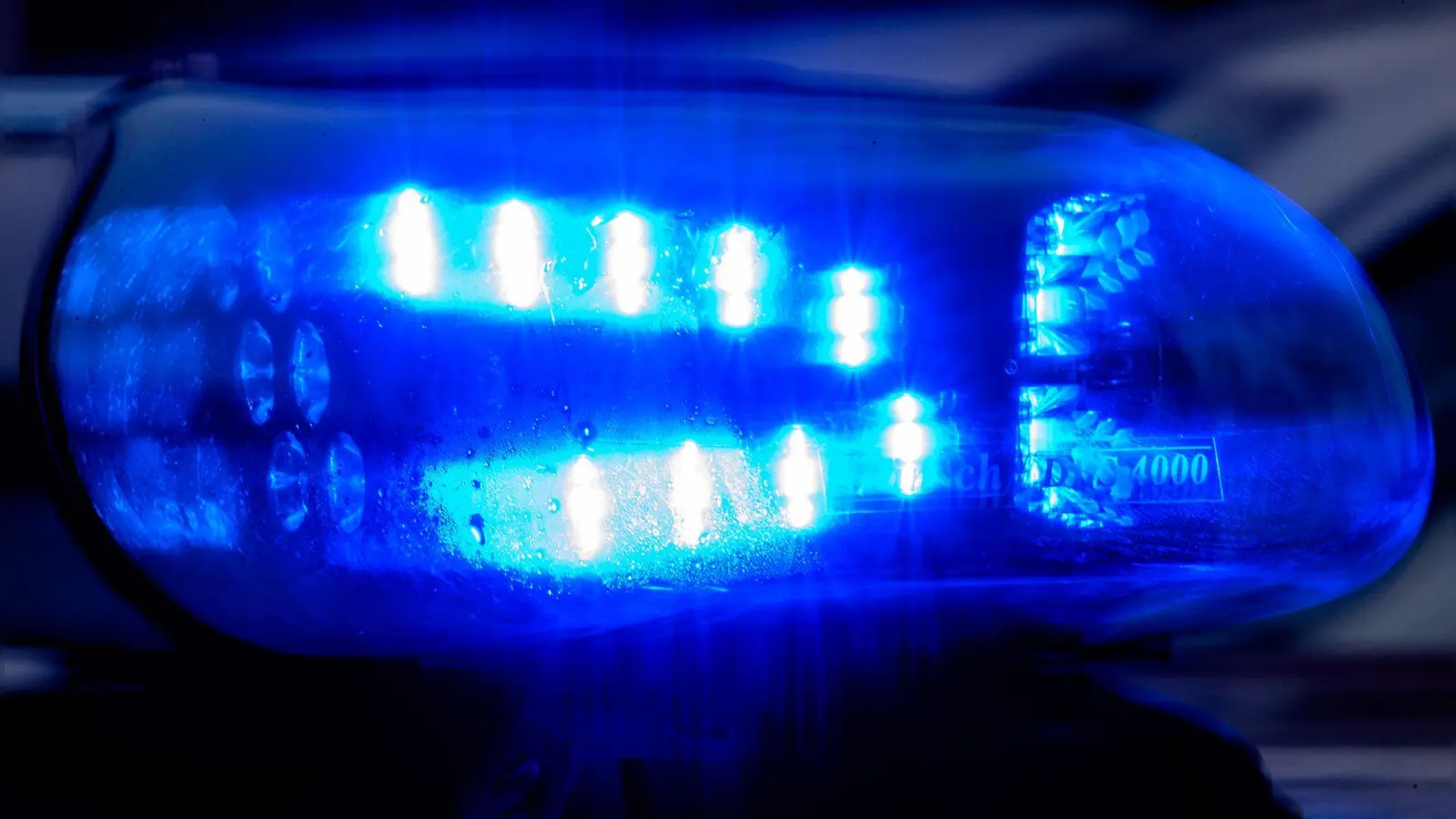 Für die Polizei sind die Umstände des tödlichen Unfalls noch offen. (Symbolbild: Klaus-Dietmar Gabbert/dpa)