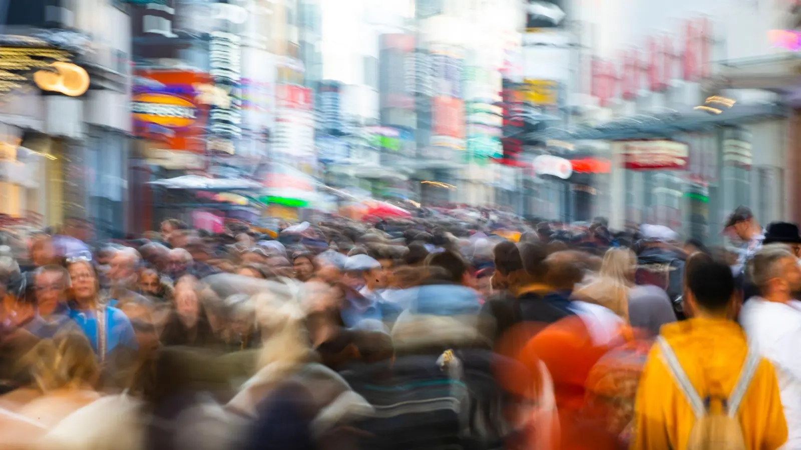 In 35 Jahren hat sich die Bevölkerung in Deutschland unterschiedlich entwickelt. (Symbolbild) (Foto: Thomas Banneyer/dpa/dpa-tmn)