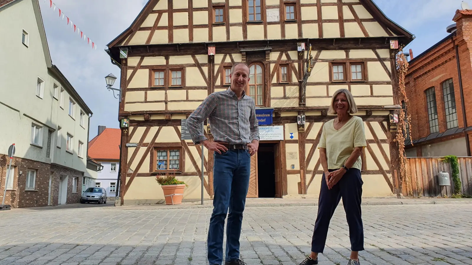 Bernhard Kisch und Dr. Beate Partheymüller führen den Verein Alt Windsheim in die Zukunft. (Foto: Anna Franck)