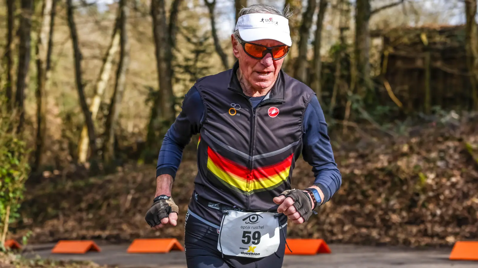 Reinhard Joas beim X-Duathlon in Trier auf dem Weg zu einer weiteren deutschen Meisterschaft. (Foto: DTU/Ingo Kutsche)