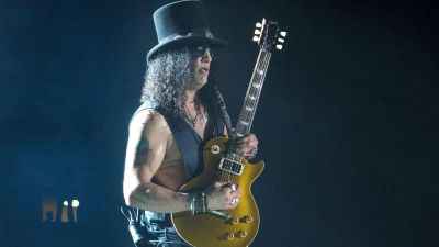 Kultgitarrist Slash ist mit seinem Konzertfilm „Live at the „S.E.R.P.E.N.T. Festival“ für einen Tag im Kino zu sehen. (Foto: Kc Alfred/dpa)