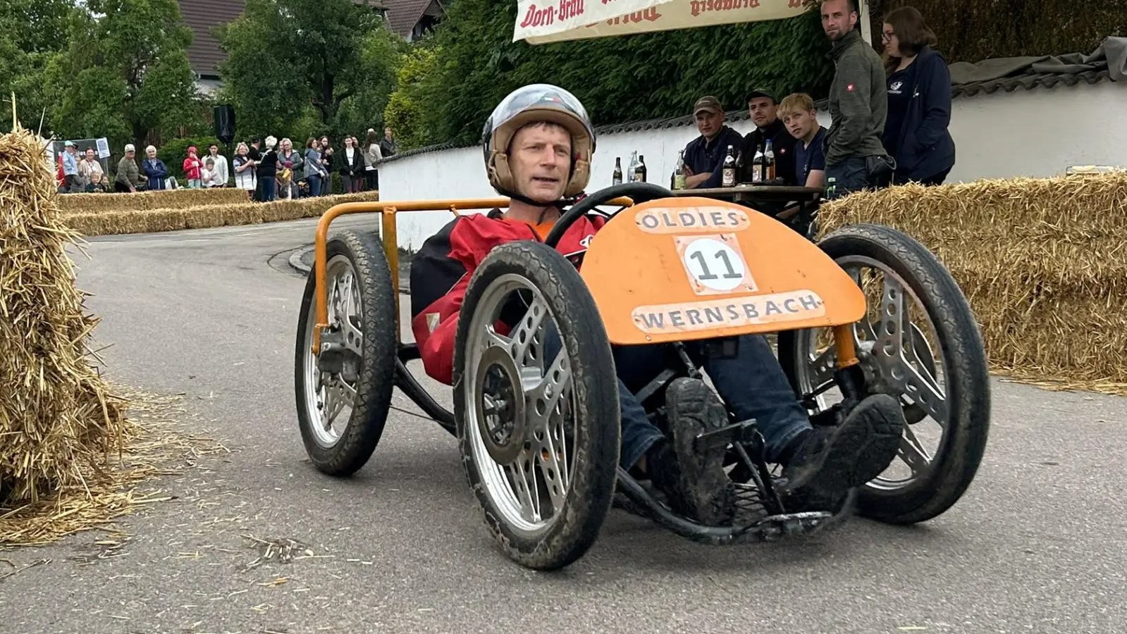 Geschafft, die Zieleinfahrt. Rund 350 Meter Strecke liegen hinter den Fahrern, ein durchaus gewagtes Unterfangen. (Foto: Florian Pöhlmann)