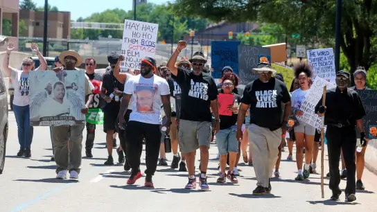 Demonstranten fordern Gerechtigkeit für Jayland Walker. (Foto: Phil Masturzo/Akron Beacon Journal/AP/dpa)